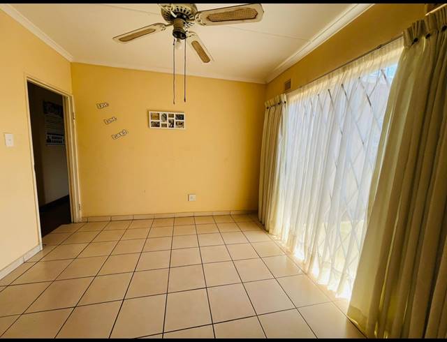 3 BEDROOM HOUSE FOR SALE IN NEWLANDS WEST